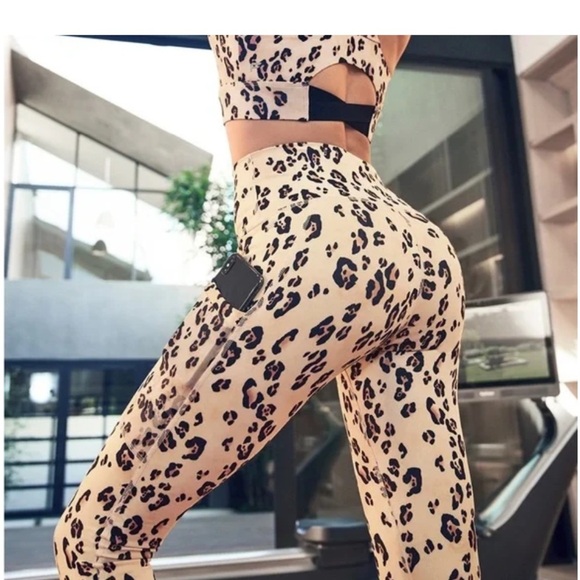 FABLETICS Desert 🌵 Leopard 🐆 Print POWERHOLD High-Waisted Leggings size XS - Picture 8 of 11